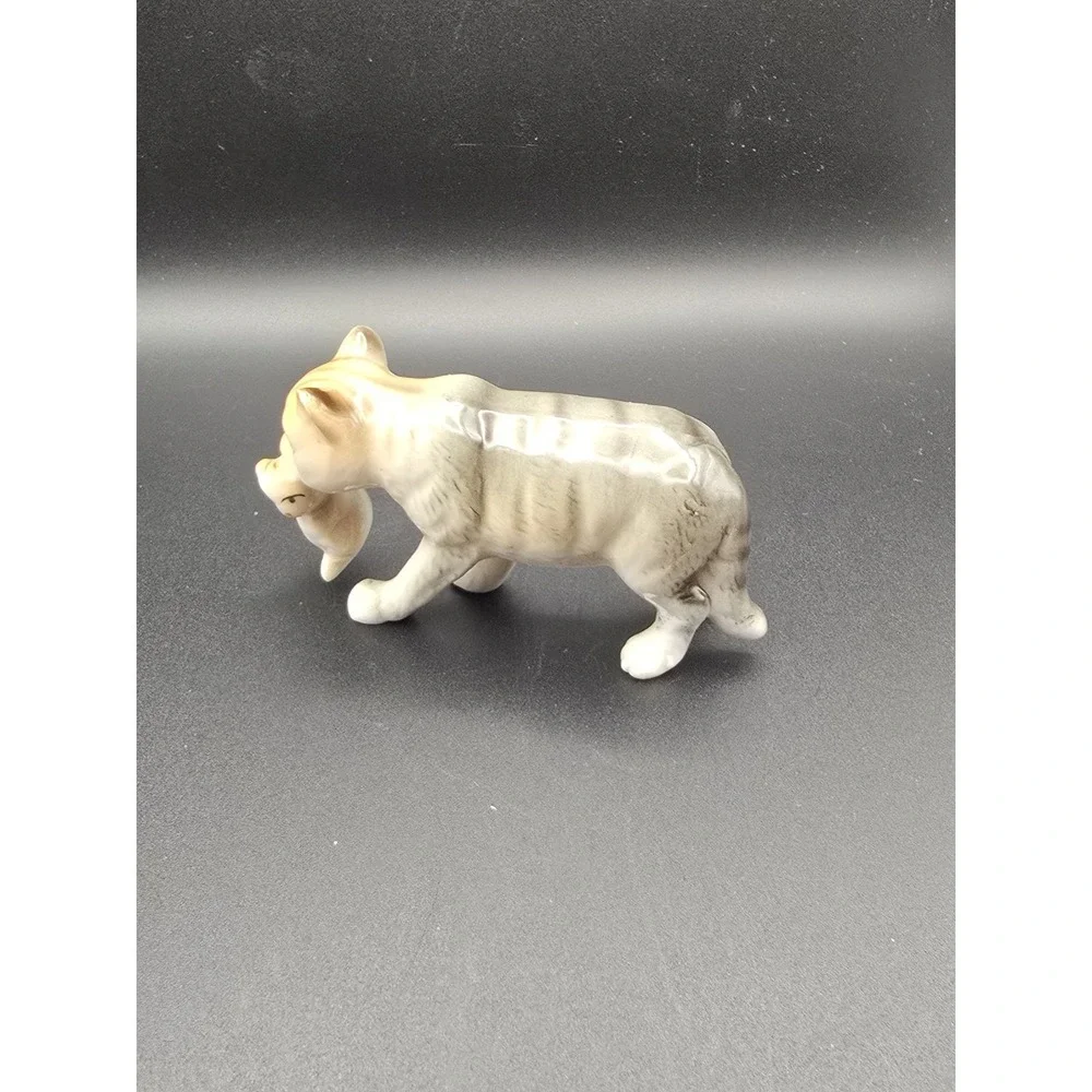 Vintage Mommy Cat Holding Kitty By The Mouth Trinket